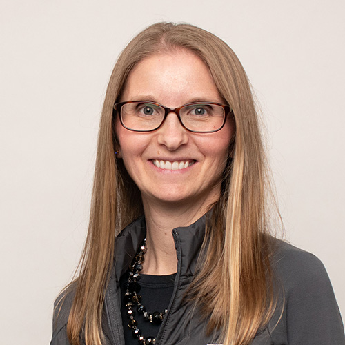 Dr. Alisha Mack Headshot