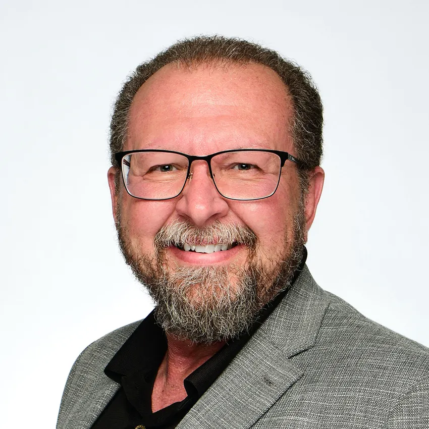 Aaron Gross Headshot