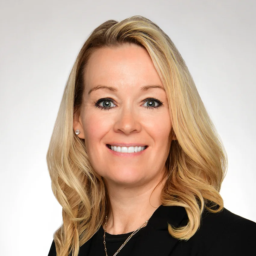 Lindsey Vigesaa Headshot