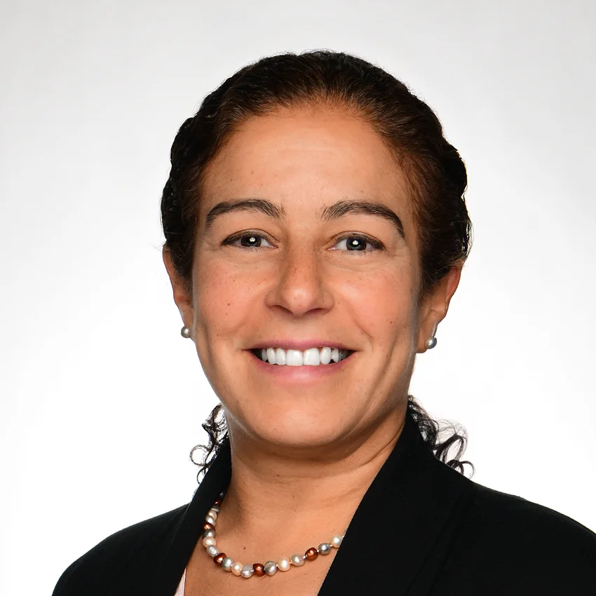 Sharon Loza Headshot