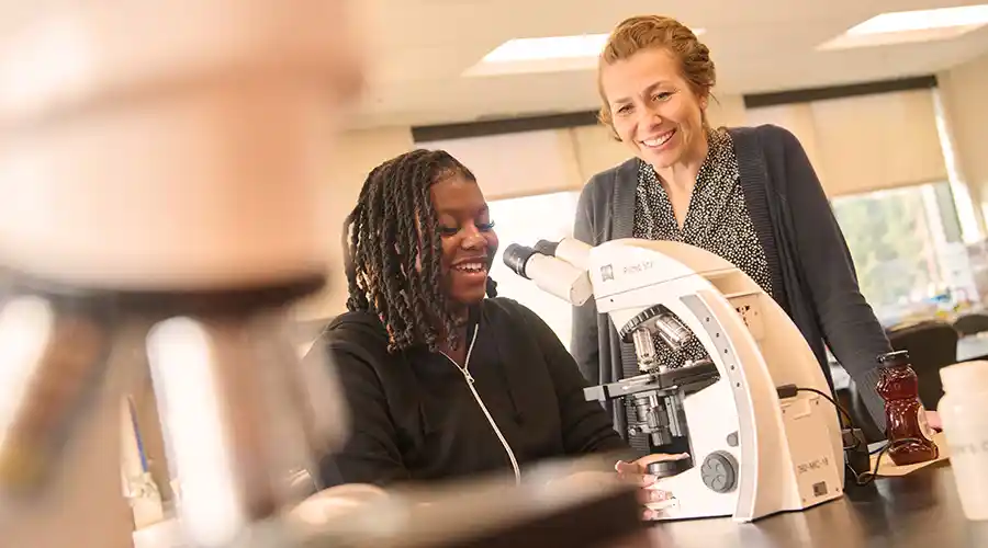 Associate to Master's in Nursing in Health Systems Leadership