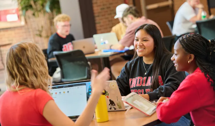 IWU Students at Table